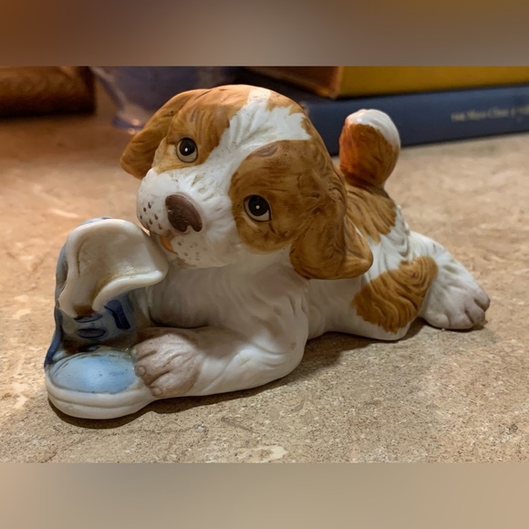 Homco Brown/White Puppies with Shoes Figurines - Set of 2 - Picture 2 of 8